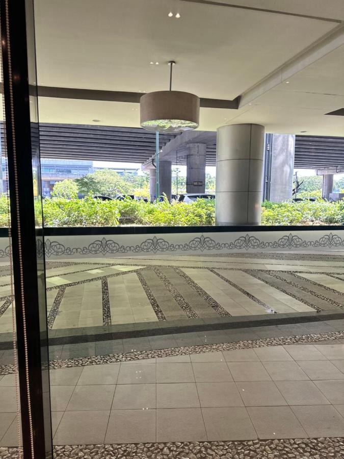 81 Newport Condominium Cluster 5 3A By Rechelle Nunag Pasay Dış mekan fotoğraf